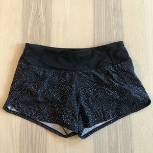 Lululemon Speed Up Mid-Rise Lined Short 4"